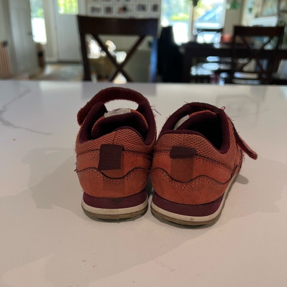 H&M kids shoes size 9 Velcro - Picture 3 of 5